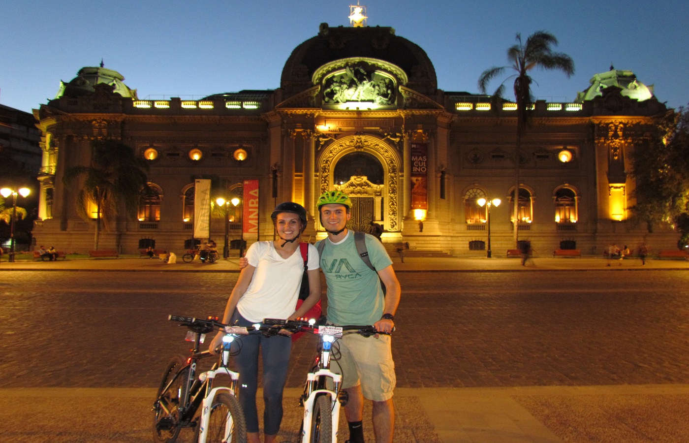 Private Bike Tour – Santiago By Night 🕣 8 pm