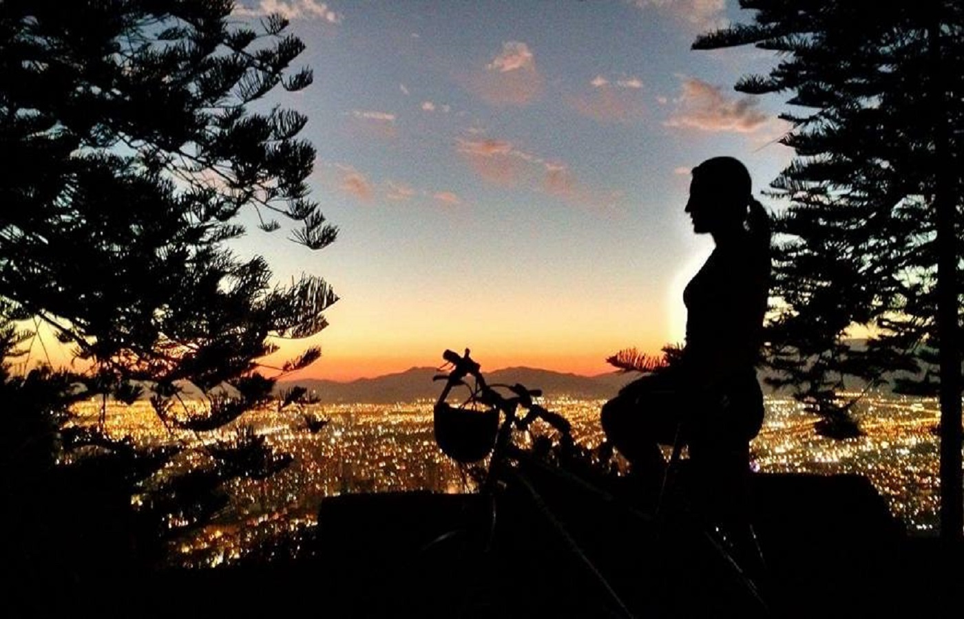 Tour de Bicicleta – Morro San Cristobal à noite + teleferico 🕢7pm